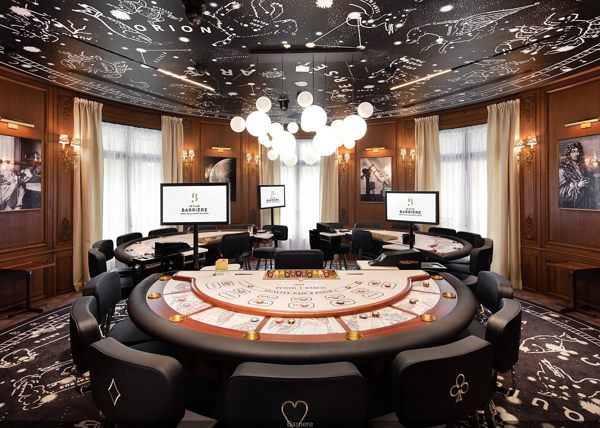 Le Club Barrière fait partie des Clubs de jeux ouvert à Paris