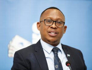 Ancien dirigeant de l'organe de régulation au Botswana, Peter Kesitilwe est l'homme fort de l'AIA.