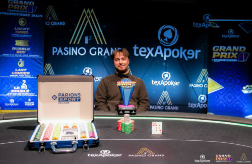 Neil Guellal repart du Pasino Grand avec de l'argent, un trophée et une mallette aux couleurs du sponsor du festival. Crédit photo : Texapoker