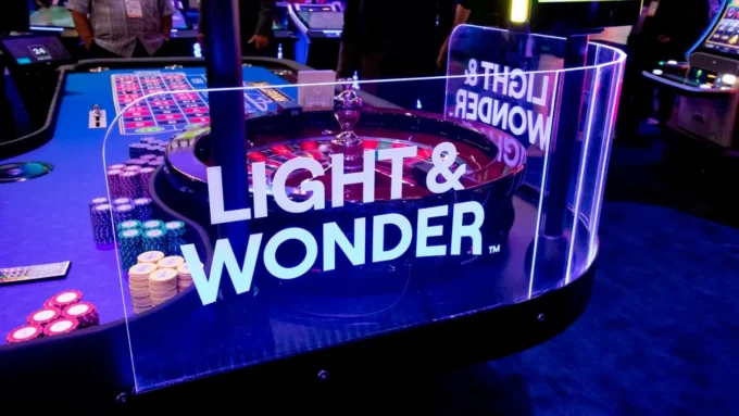 logo et roulette Light & Wonder
