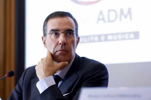 Le régulateur italien l'ADM et son directeur Roberto Alesse ont délivré 52 licences réduisant de facto le nombre de sites de jeux en ligne à 52. L'objectif : mieux contrôler l'offre de jeux proposée aux joueurs transalpins.