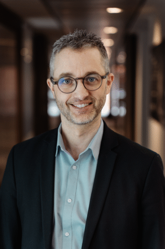 Après 10 ans chez Decathlon, Thierry Alric a intégré le Groupe JOA en 2019 au sein duquel il dirige les projets de construction et de rénovation des casinos d'un groupe qui en exploite 33 sur tout le territoire.