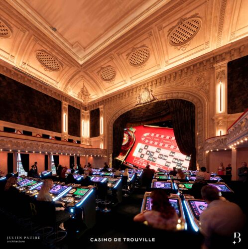 Avec la transformation du théâtre en salle de jeux électronique, le Groupe Barrière souhaite proposer une offre mêlant expérience de jeu et histoire du bâtiment.