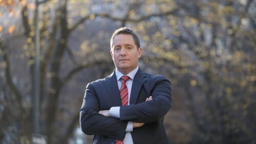 Carson Block, le fondateur de Muddy Waters Research, s'est spécialisé sur la vente à découvert. En France, il a parié notamment contre le Groupe Casino.