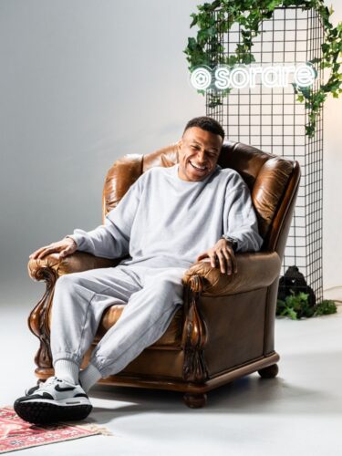 En prévision de sa communication pour la Coupe du Monde à venir, la marque a produit récemment du contenu avec l'un de ses actionnaires qui n'est autre que Kylian Mbappé.