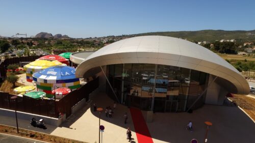 23e casino de France en terme de PBJ, le casino de La Ciotat est aussi une emblème du Groupe avec son offre Plein Air unique en Europe. Un casino pour lequel le Groupe est prêt à se battre pour faire valoir ses droits.